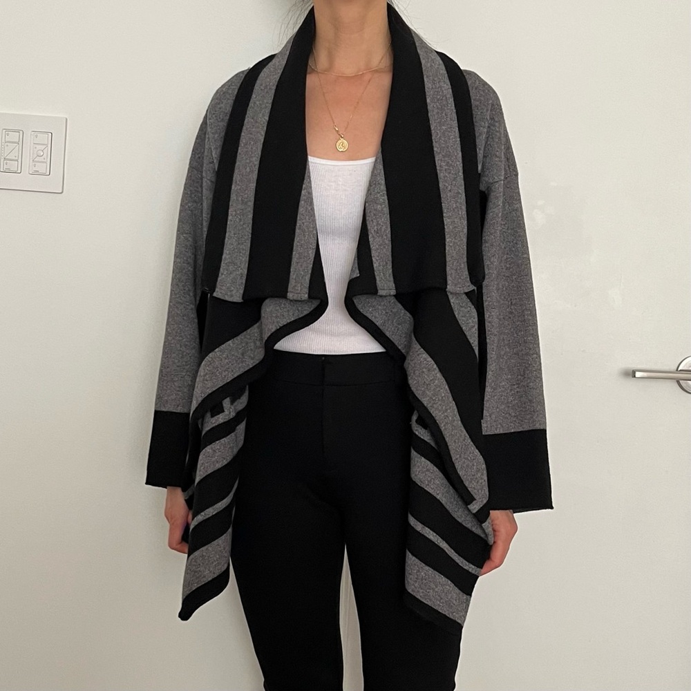 Burberry Brit Women's Coat XS Wool Cashmere Black Gray Shawl Wrap Quiet Luxury